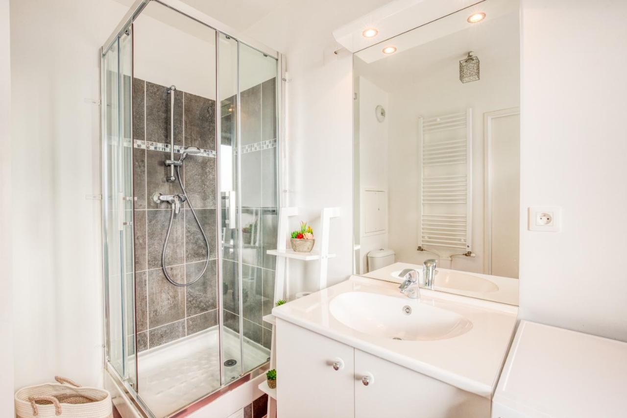 J-Mo Home - Chessy - Magnifique Vue Sur Le Chateau Bagian luar foto